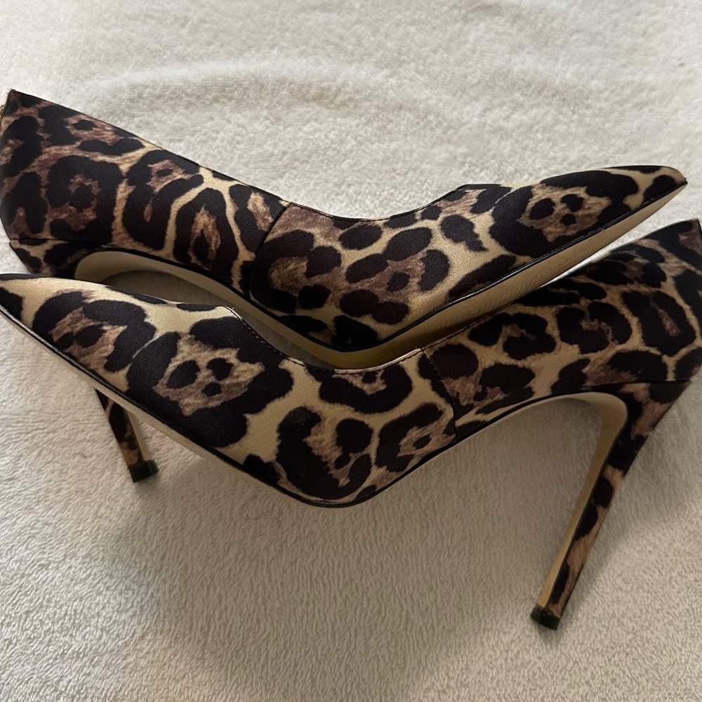 Guess Gwcrew4-A Leopard Print Pointy Tie Stiletto 4in Heels